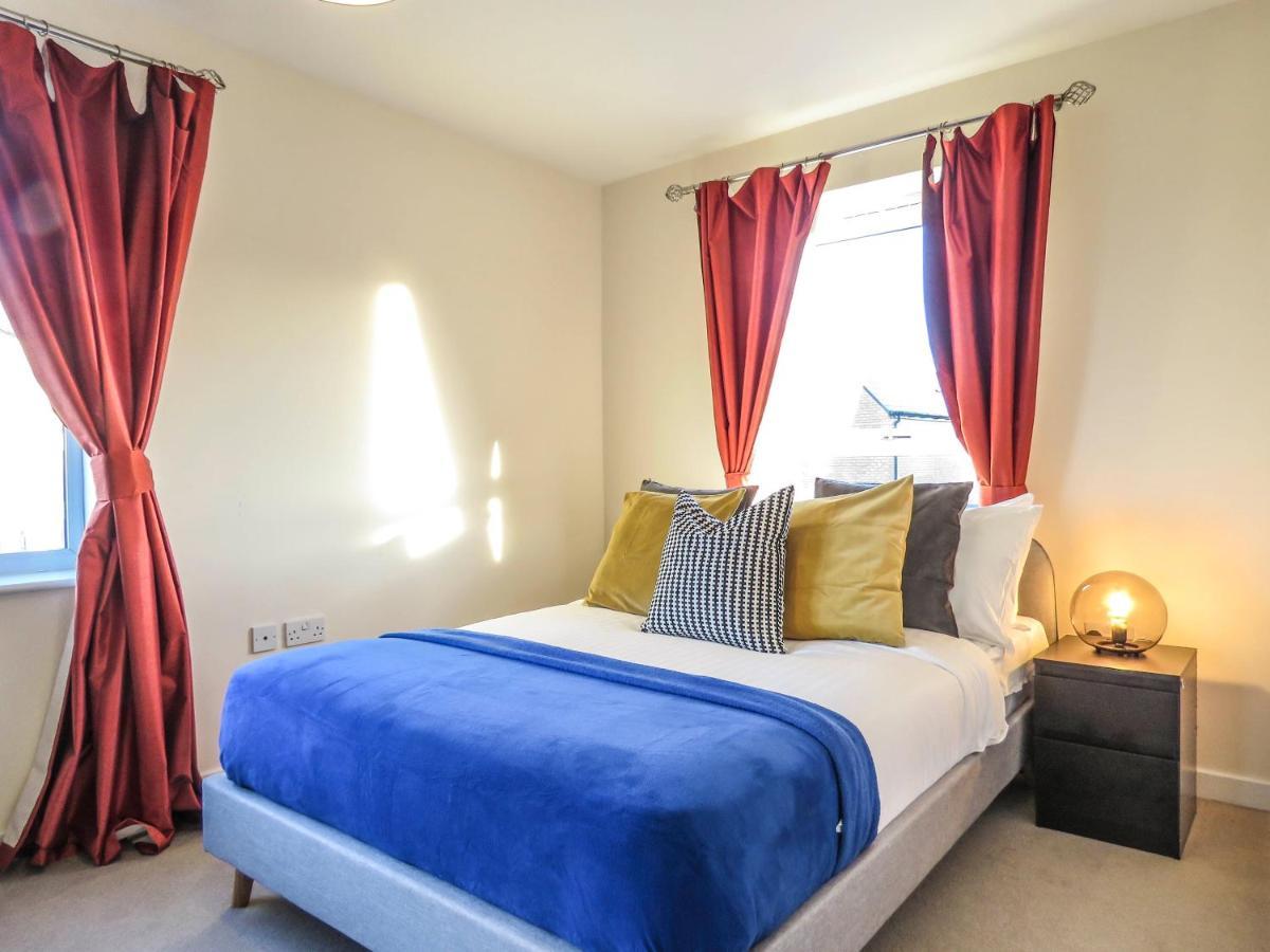 Tudors Esuites 4 Bedroom House Driveway & Garden 버밍엄 외부 사진