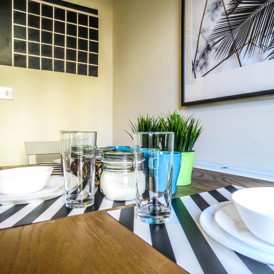 Tudors Esuites 4 Bedroom House Driveway & Garden 버밍엄 외부 사진